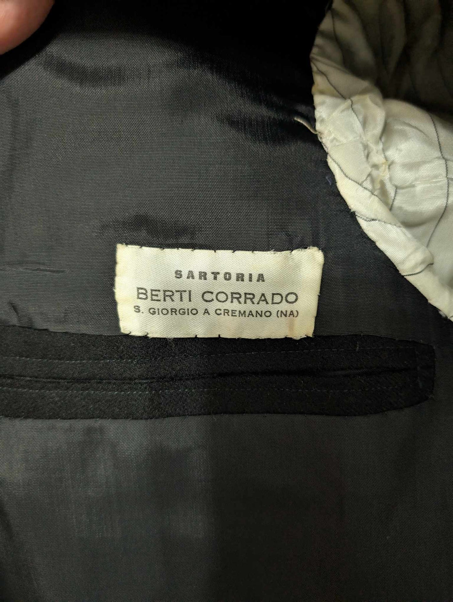 Sombre veste noire bespoke
