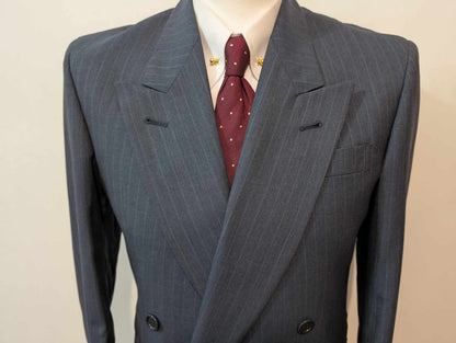 Légendaire costume croisé pinstripe en laine froide