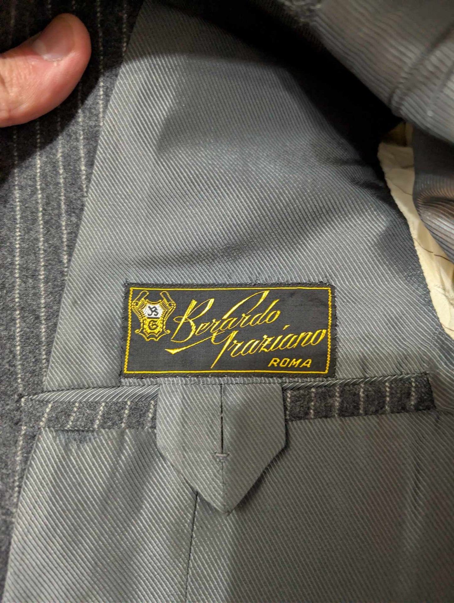 Dangereux costume 3 pièces pinstripe en flanelle lourde