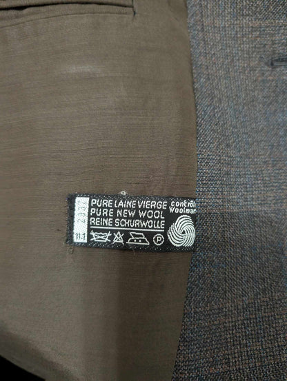 Mignon costume gris en laine