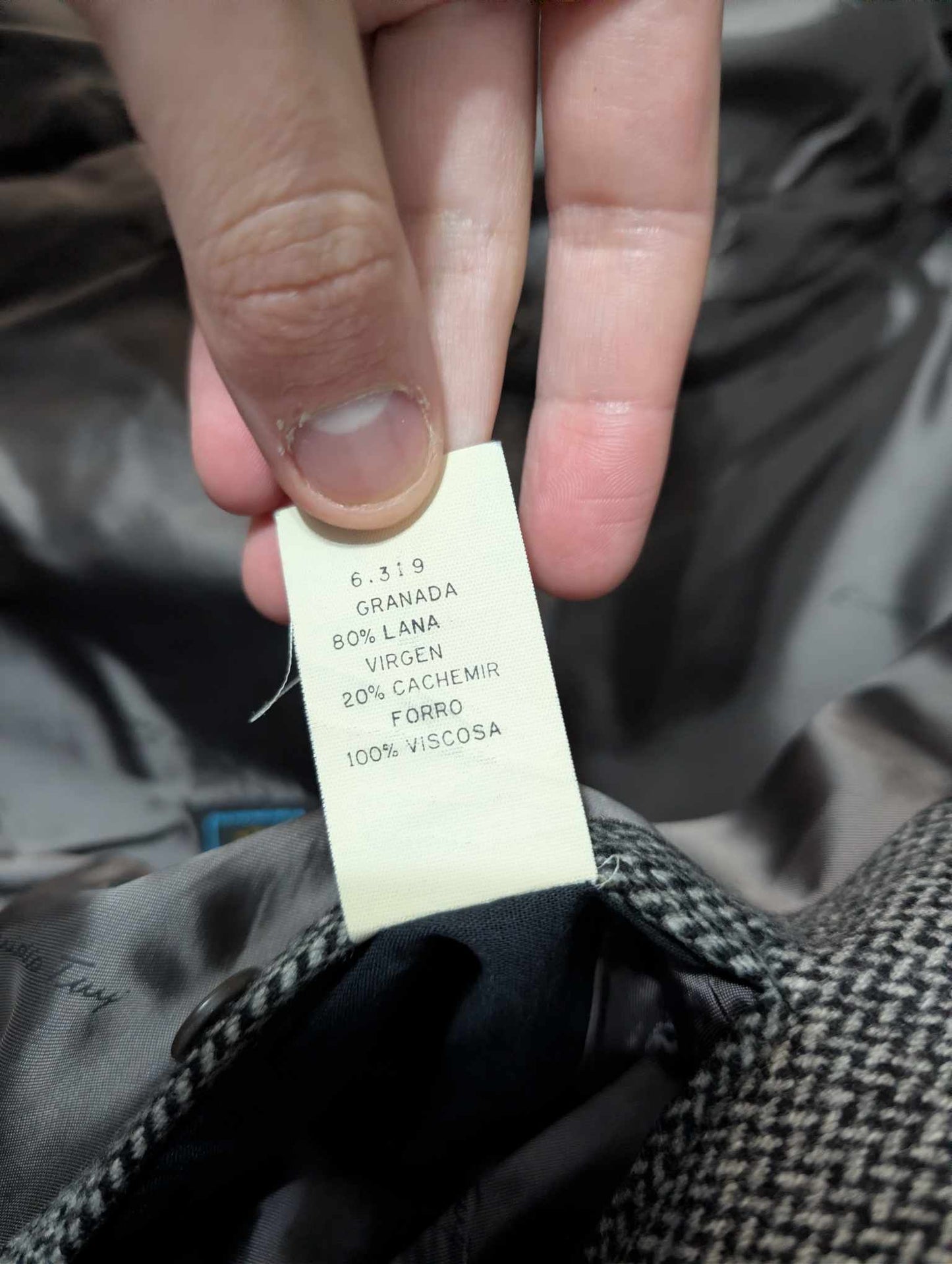 Géant manteau croisé de couleur gris en laine