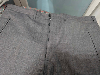 Außergewöhnlicher, zweireihiger grauer Wollanzug