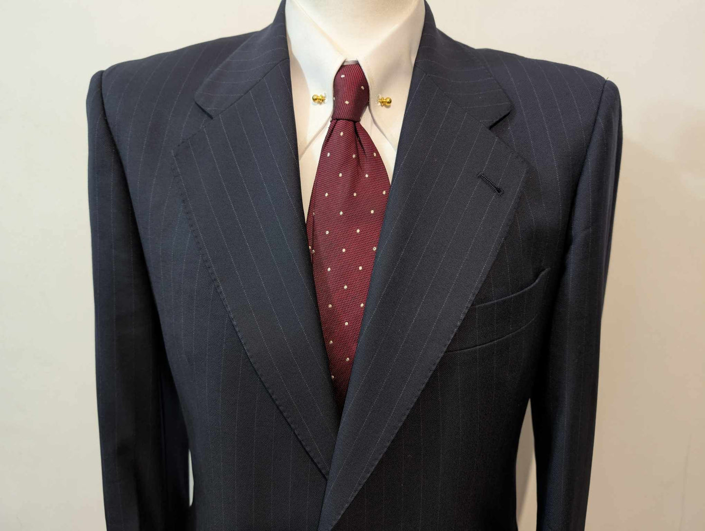 Méchant costume pinstripe en laine