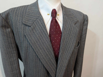 Gigantesque costume pinstripe bespoke