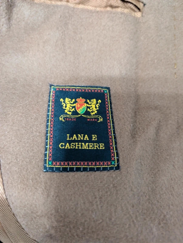 Eleganter brauner Raglanmantel aus Wolle