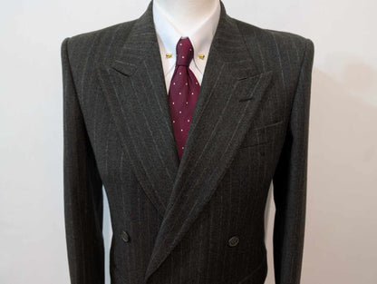 Mystérieux costume croisé chalkstripe en flanelle
