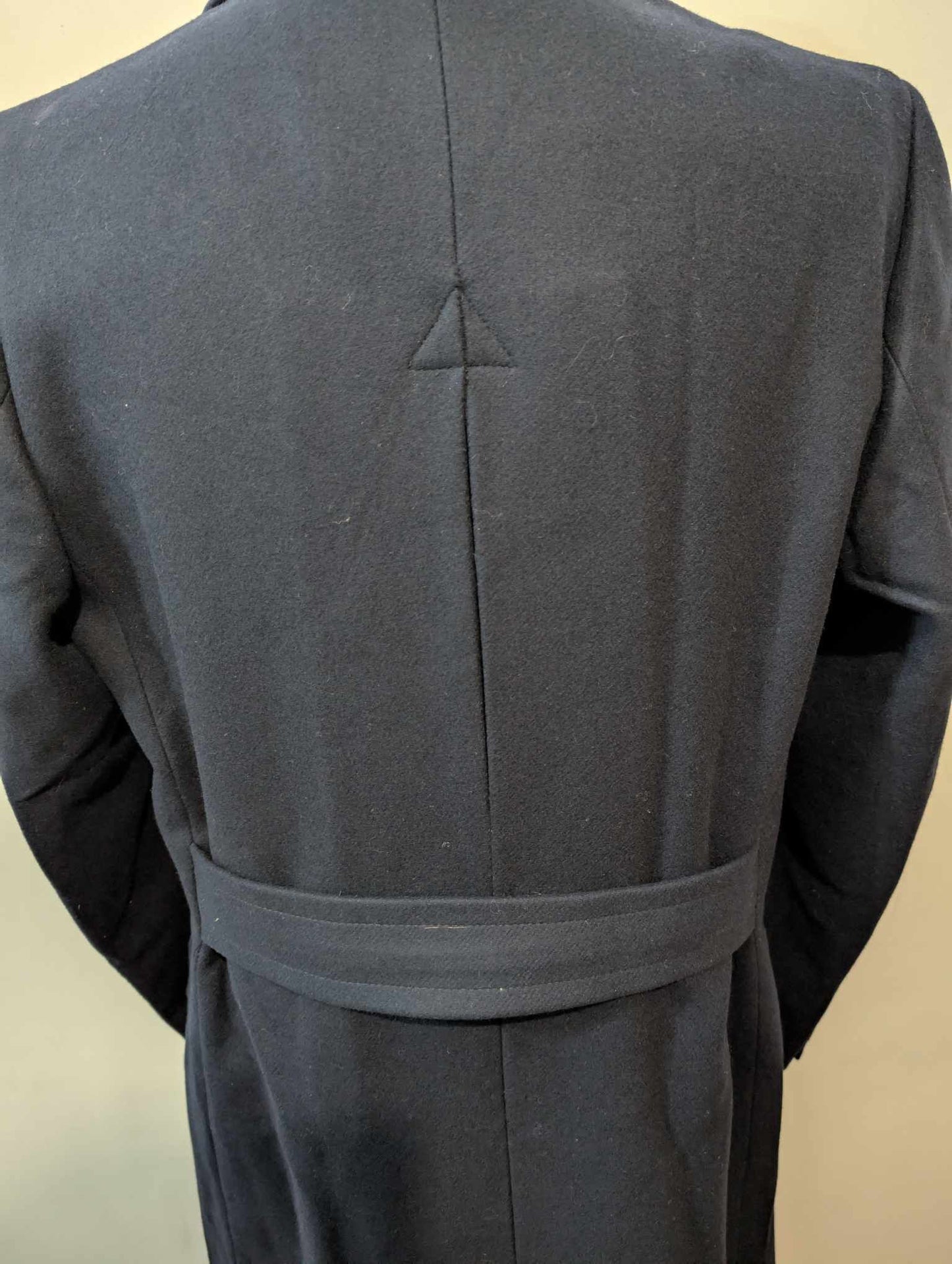 Fantastique manteau croisé de couleur bleu marine en laine