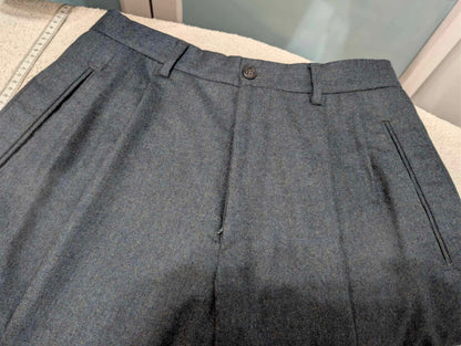 Wunderschöner blauer Anzug aus schwerem Flanell