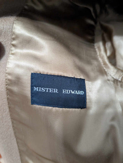 Lumineux manteau de couleur camel en laine