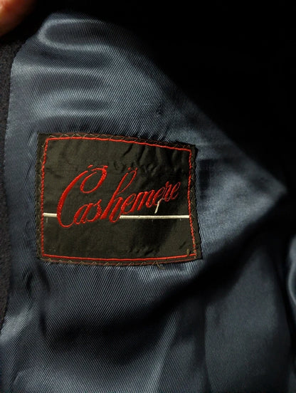 Fabelhafter marineblauer zweireihiger Mantel