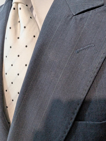 Eleganter marineblauer Zweireiheranzug aus Wolle