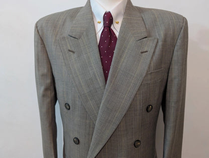 Élégant costume croisé gris en laine