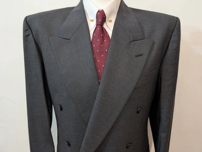 Légendaire costume croisé gris en laine froide