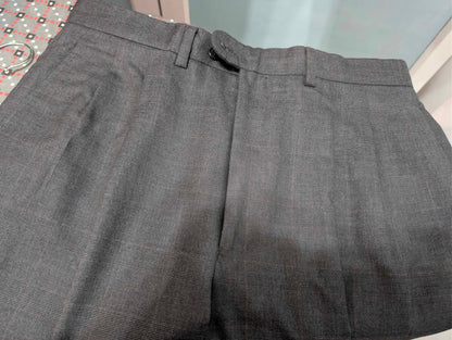 Prächtiger zweireihiger Wollanzug.