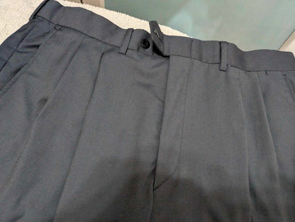 Ravissant costume croisé bleu marine en laine froide