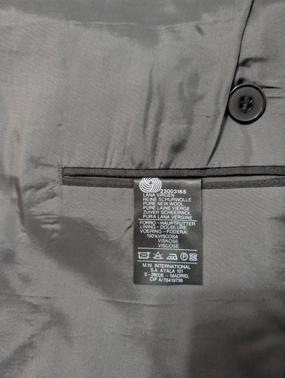 Élégant costume croisé gris en laine