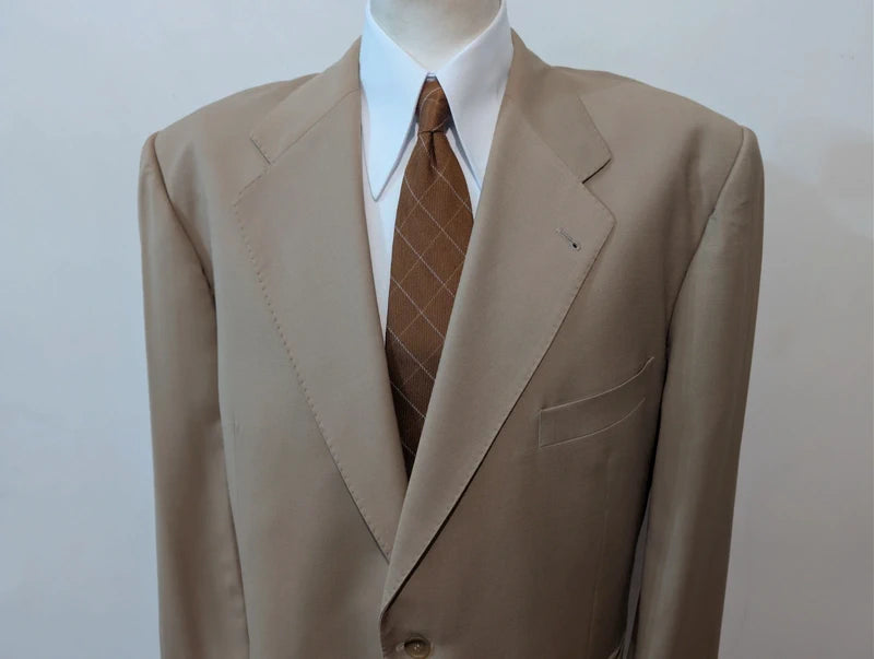 Giant beige sand wool costume