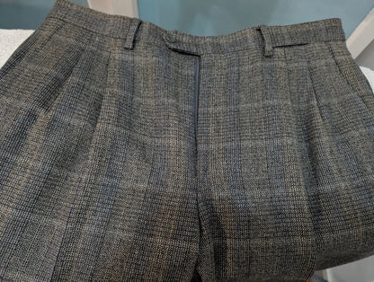 Formidable costume gris à carreaux en flanelle