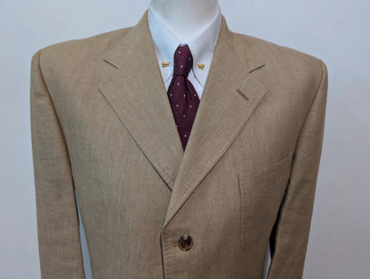 Gentil costume beige sable en lin