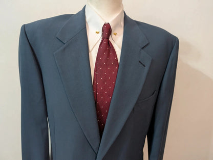 Classique costume bleu en laine légère
