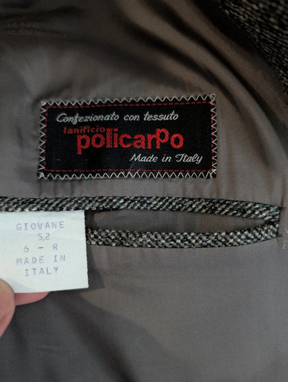 Élégant costume gris a rayure en tweed