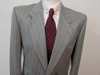 Légendaire costume gris en flanelle de laine