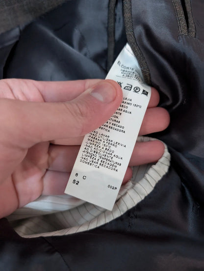 Gentil costume gris a carreaux en laine légère