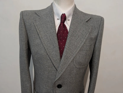 Élégant costume gris en tweed