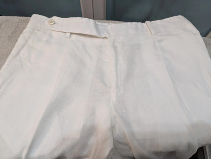 Lumineux costume croisé blanc en lin