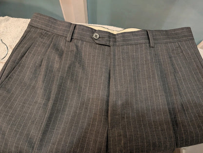 Légendaire costume 3 piece pinstripe en laine legere