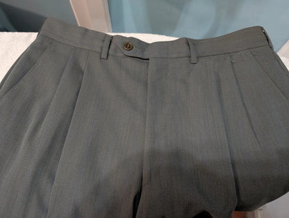 Mignon Costume gris vert a rayure en laine légère