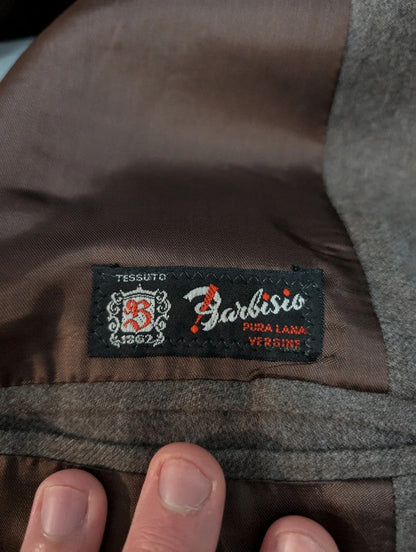 Élégant costume marron en flanelle