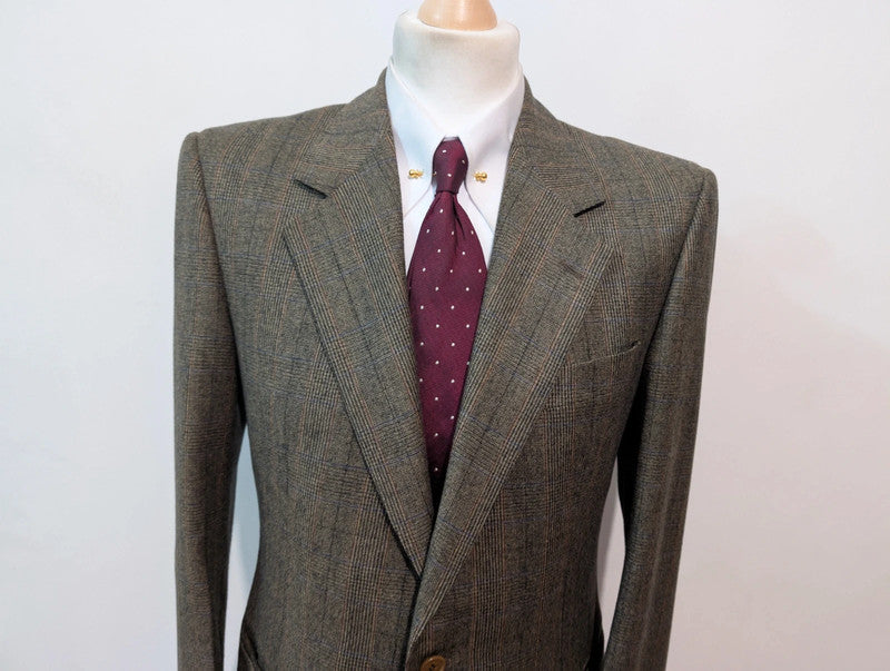 Élégant costume gris kaki en flanelle