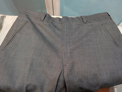 Sympathique costume gris bespoke