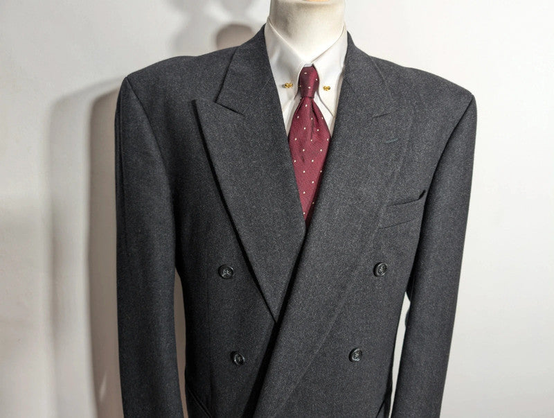 Sympathique costume croisé en flanelle lourde