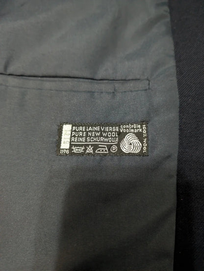 Formidabler marineblauer Wollanzug