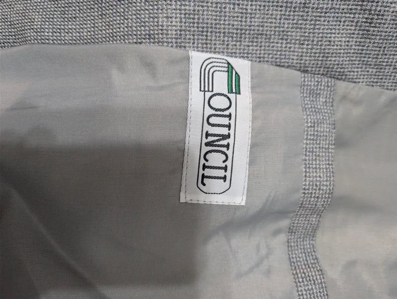 Schöner grauer Wollanzug