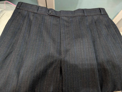 Fantastique costume croisé à rayures en laine