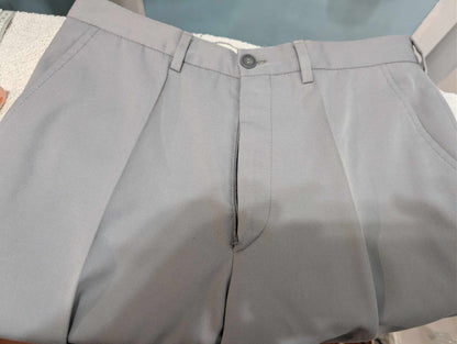 Gentil costume gris clair en laine