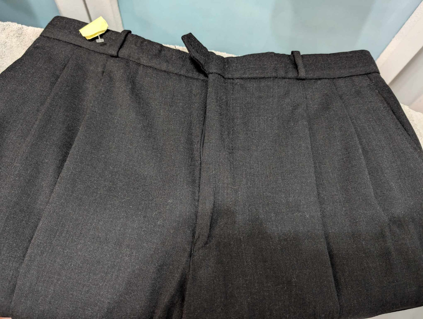mystérieux costume croisé gris en flanelle