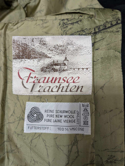 Merveilleux costume autrichien en flanelle