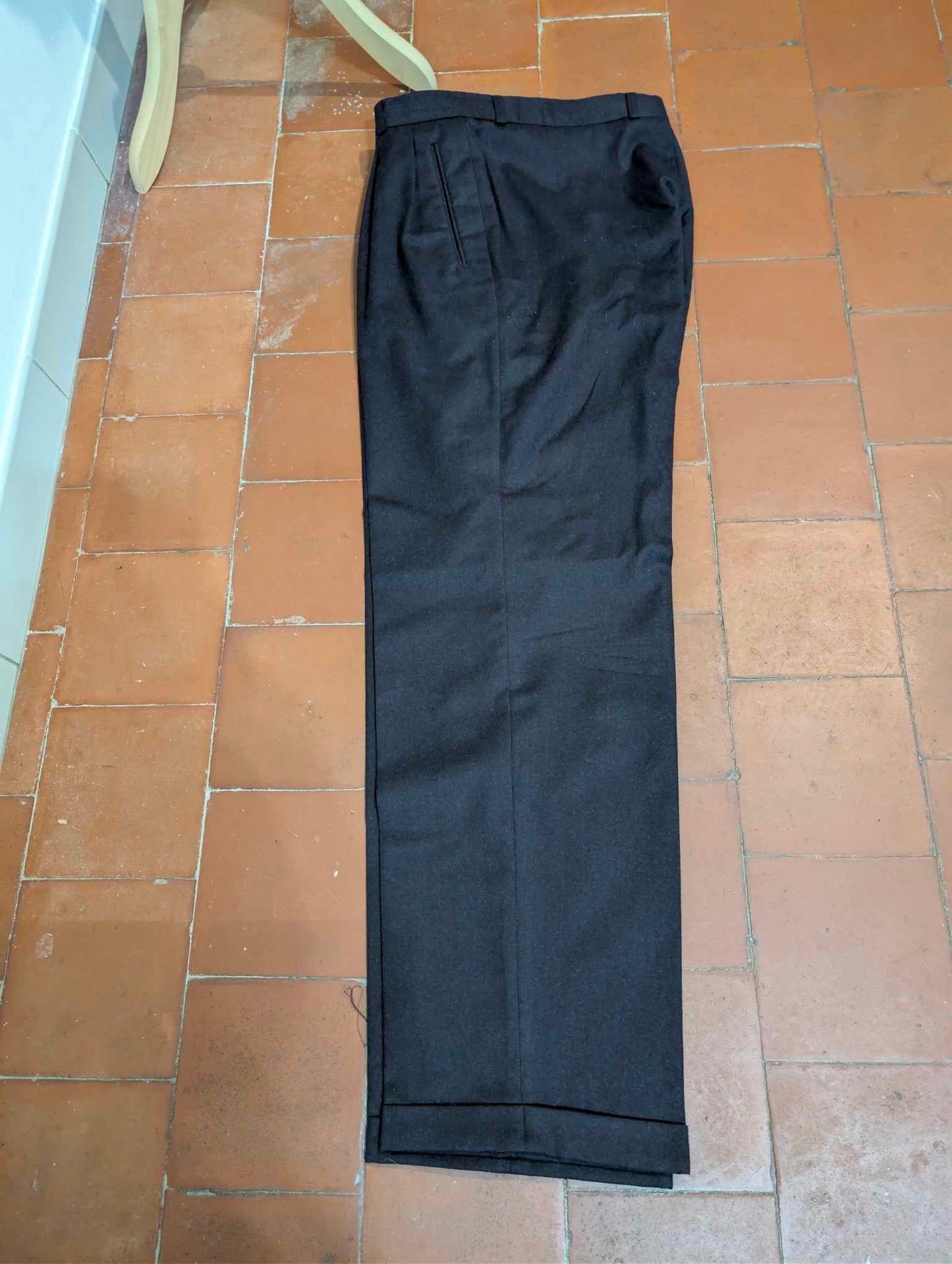 Außergewöhnlicher, zweireihiger, violetter Anzug aus schwerem Flanell