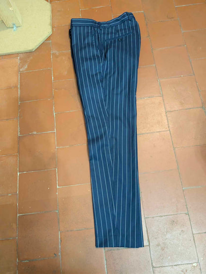 Fabelhafter zweireihiger Nadelstreifenanzug aus Wolle