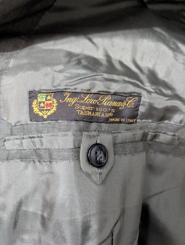 Légendaire costume croisé gris en laine