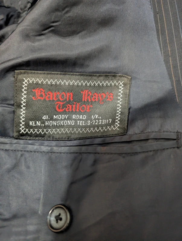 Fantastischer Nadelstreifenanzug aus Wolle