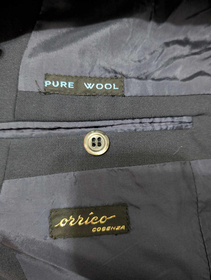 Fabuleux costume croisé de couleur bleu marine en laine épaisse