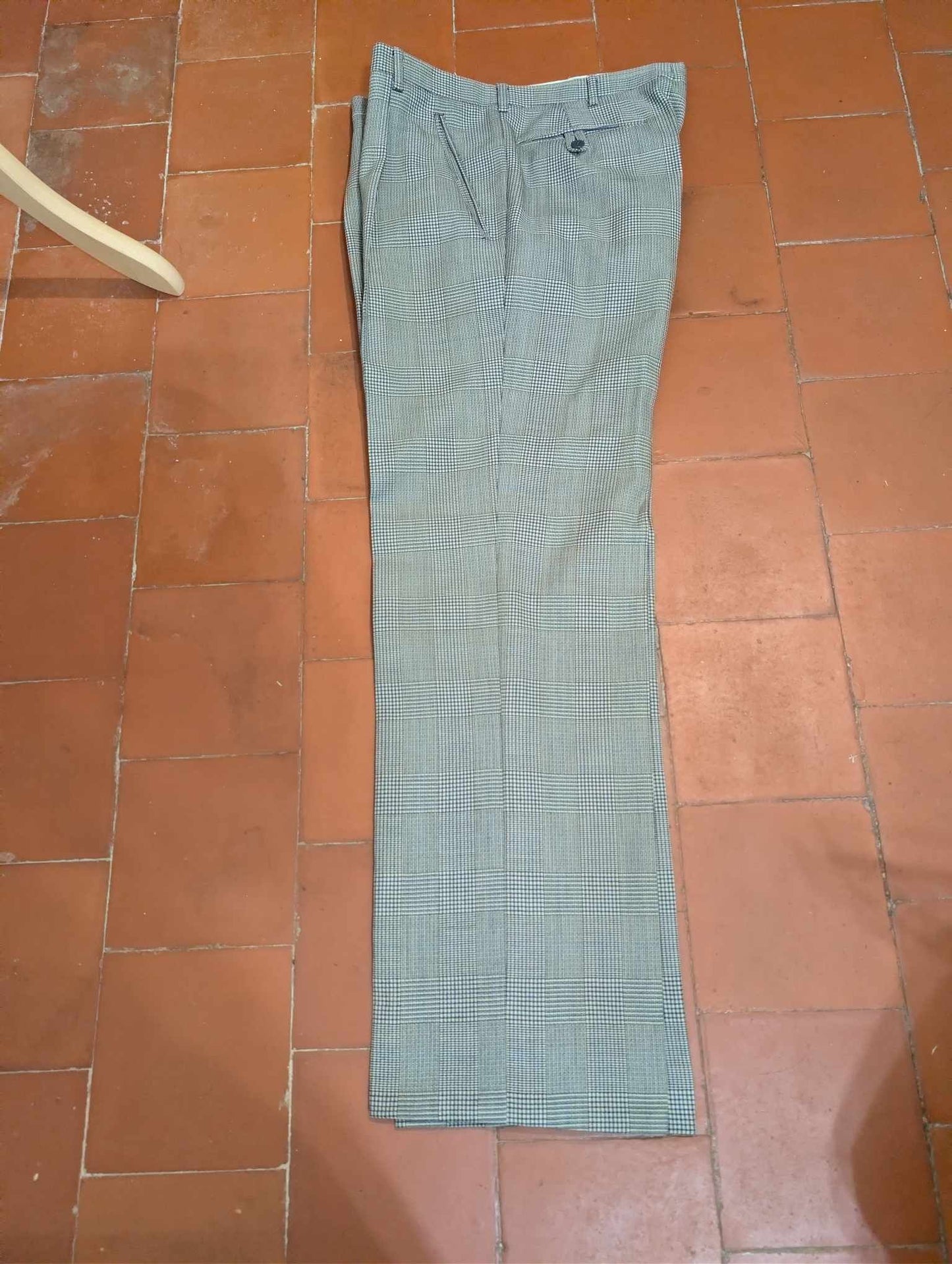 Excellent costume bespoke français