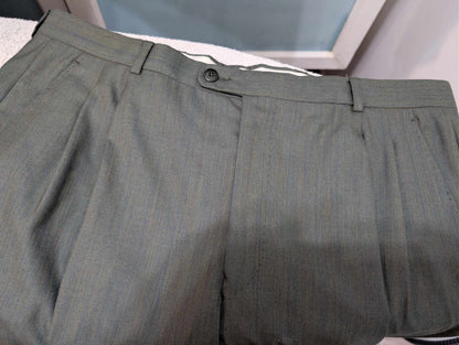 Magnifique costume croisé vert en laine