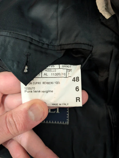 Eleganter Nadelstreifenanzug aus Wolle