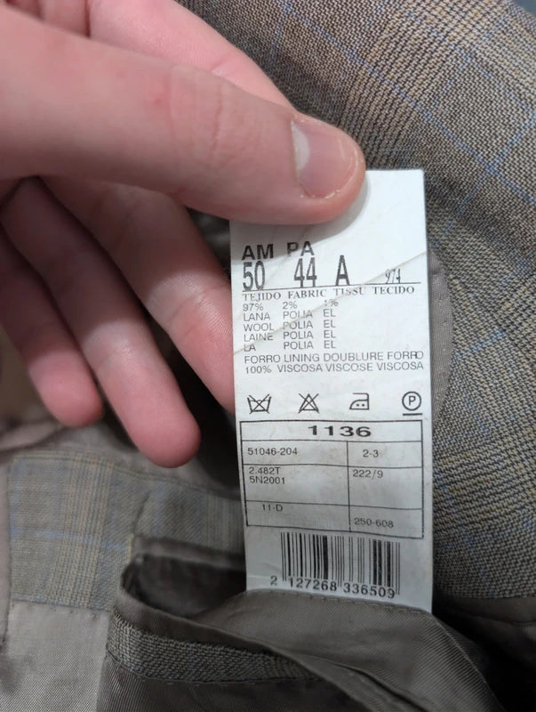 Fabelhafter grauer Zweireiheranzug aus Wolle